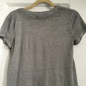 Abercrombie & Fitch Tops - Abercrombie and Fitch cropped tee shirt Abercrombie & Fitch Tops - Abercrombie and Fitch cropped tee shirt